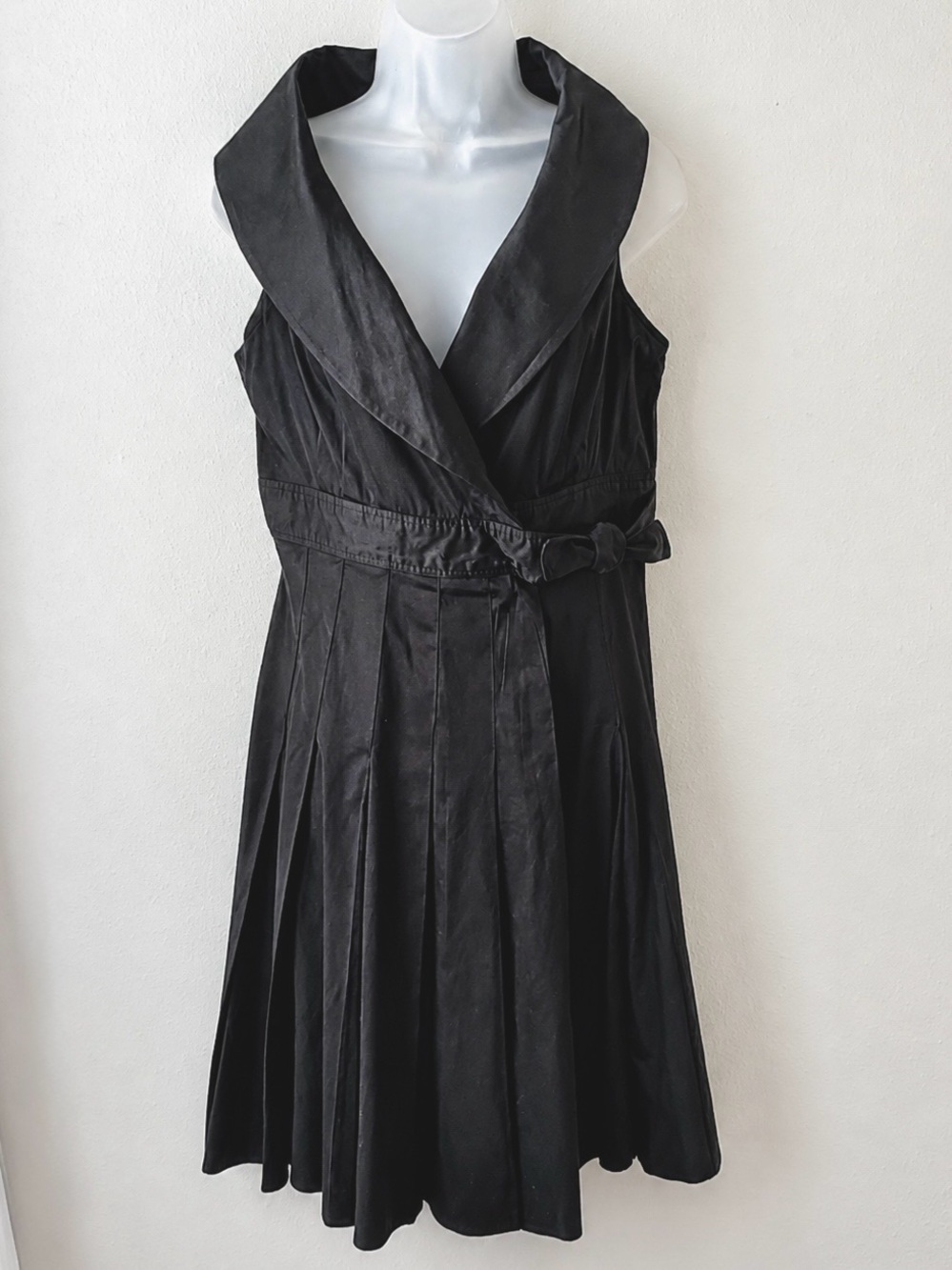 Finley Johanna Black Wrap Dress Size 10 Pleated